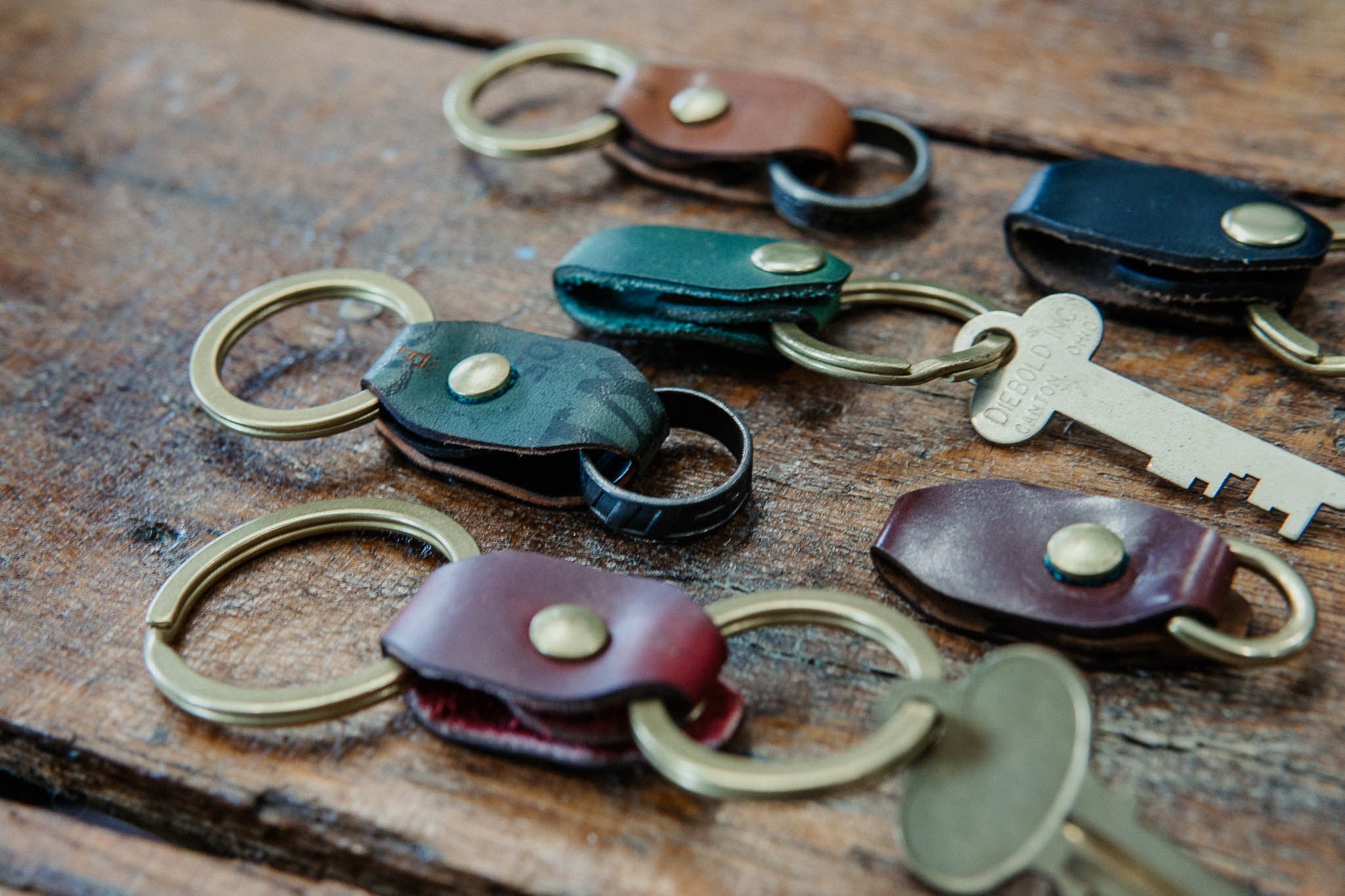 Ring Clip — lifestyle shot showing phone held with ring clip