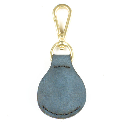 AirTag FFFob Clip — detail showing leather grain and clip hardware