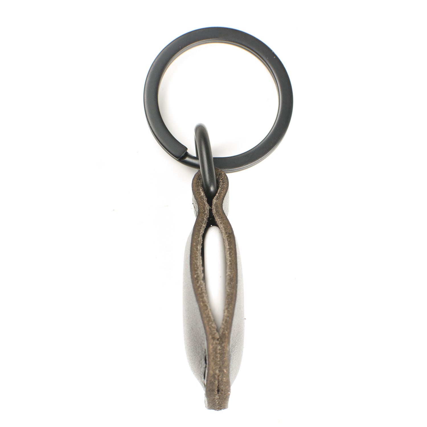 AirTag FFFob LayFlat — lifestyle shot on keys