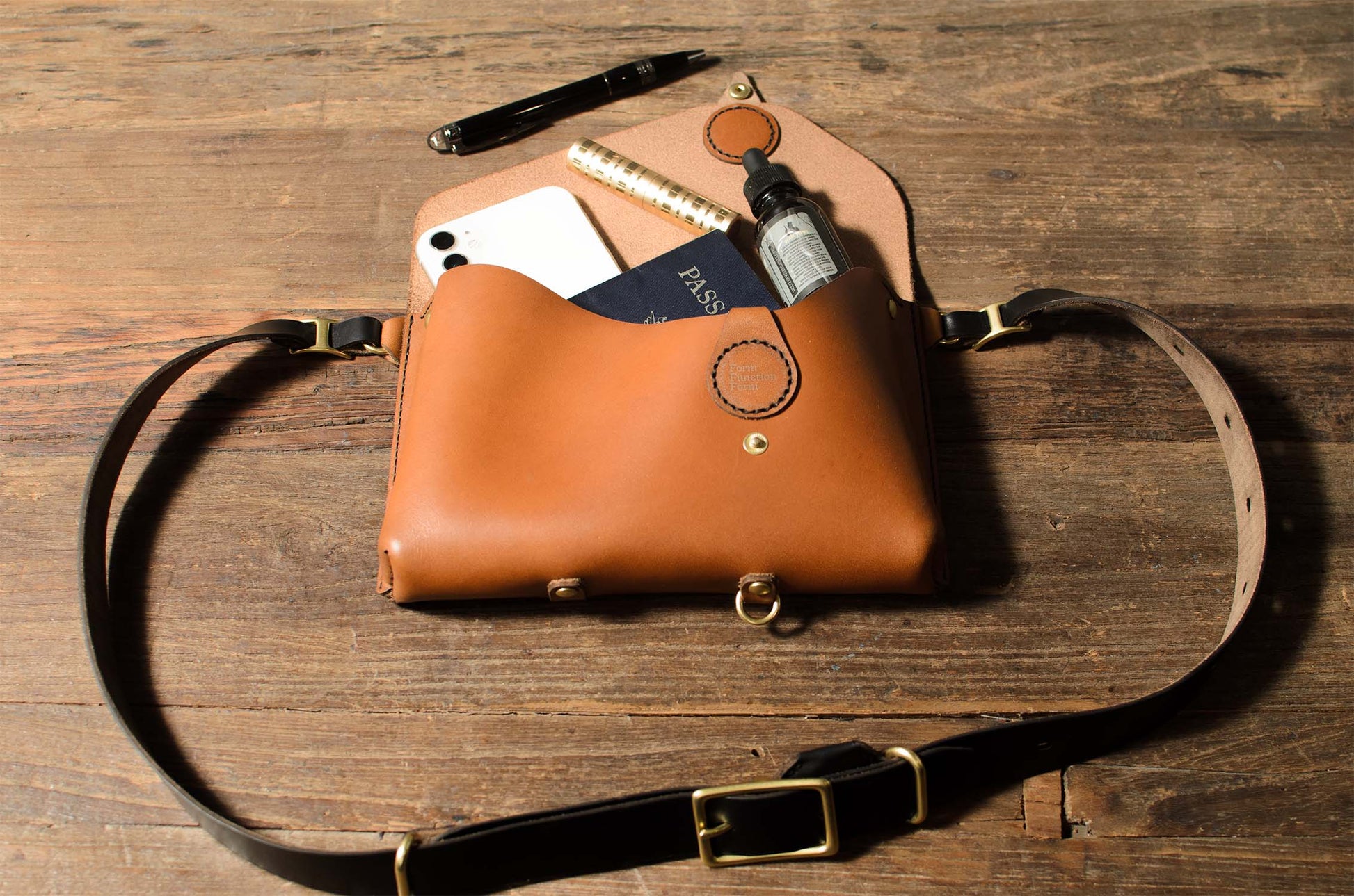 FFFanny — open view showing interior zipper pocket and organization